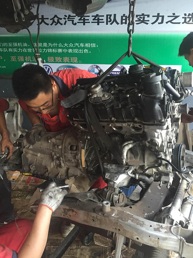 汽車發(fā)動(dòng)機(jī)的潤滑方式有哪些？