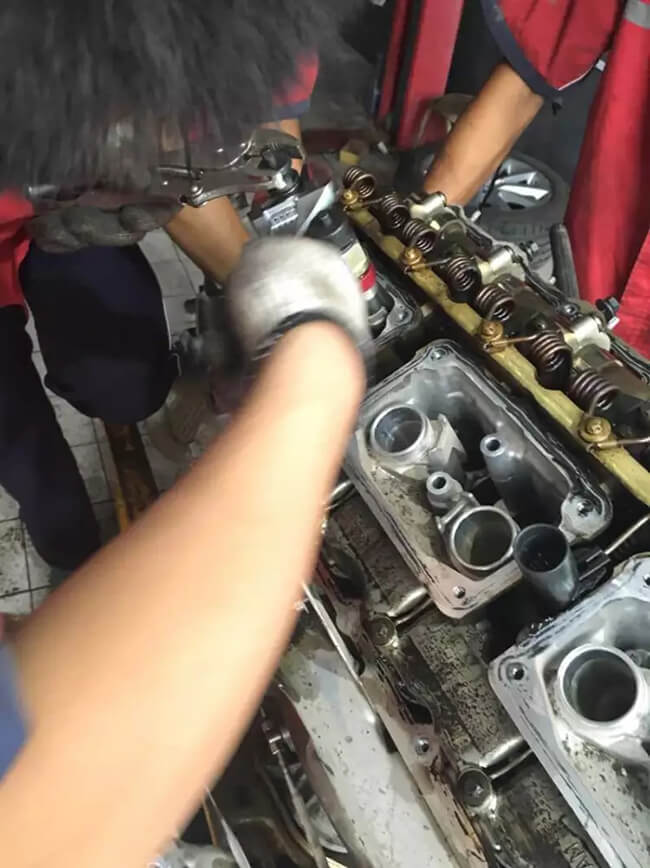 汽車車身必須有足夠的剛度和強(qiáng)度！